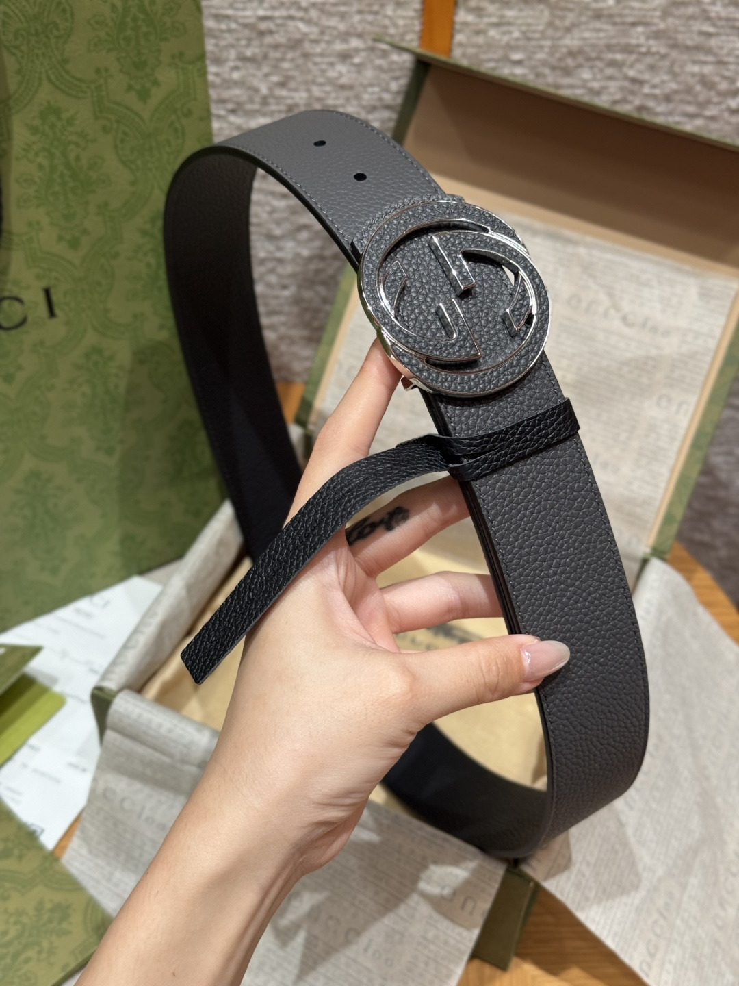 구찌 인터로킹 더블 G 소가죽 양면 벨트 상세 이미지 3