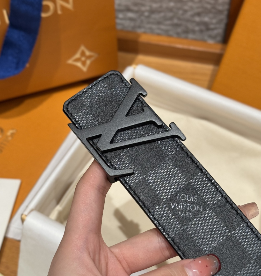 루이비통 이니셜 40mm 리버서블 가죽 벨트 상세 이미지 8