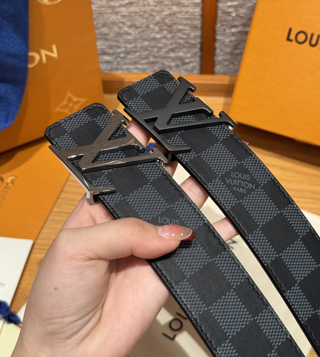 루이비통 이니셜 40mm 리버시블 가죽 벨트 상세 이미지 2
