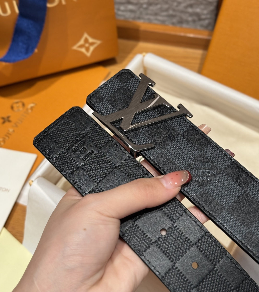루이비통 JD350-INITIALES 40mm 리버서블 벨트 상세 이미지 6