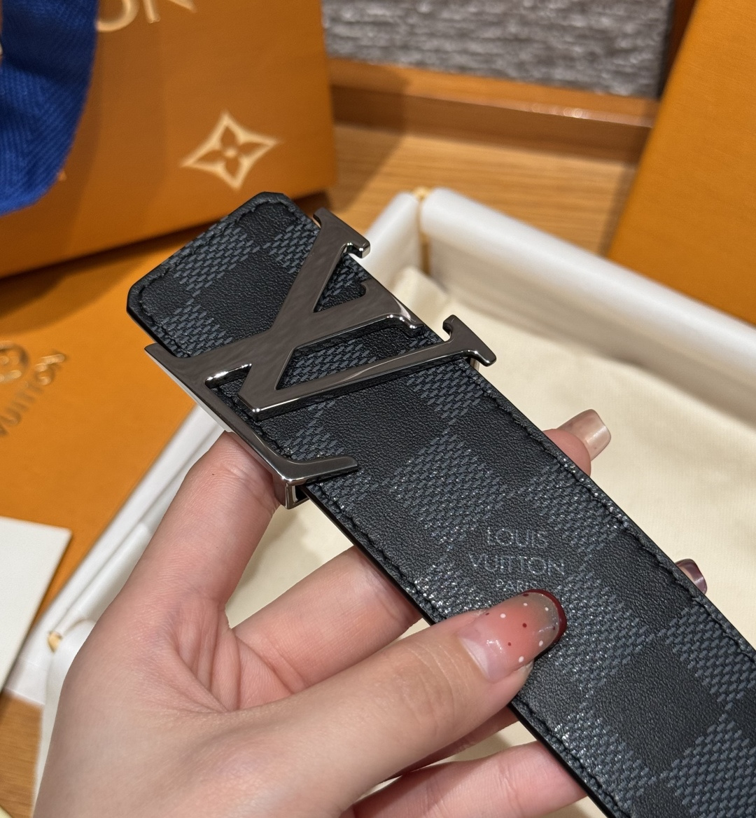 루이비통 JD350-INITIALES 40mm 리버서블 벨트 상세 이미지 7