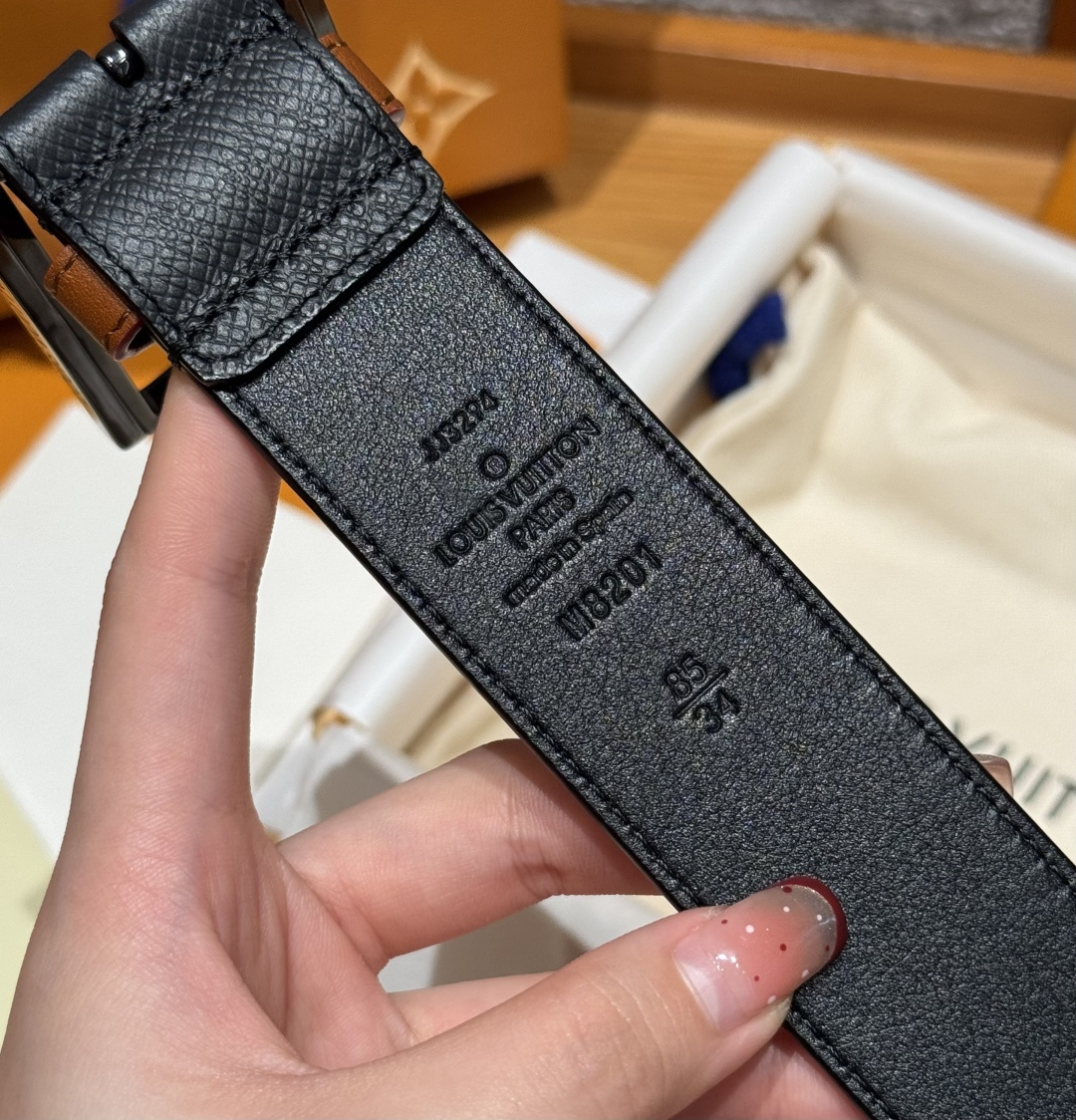 루이비통 가죽 LV 엠보스 남성 벨트 35MM 상세 이미지 7
