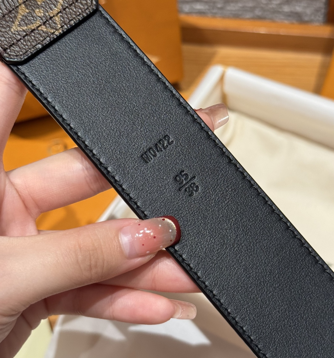 루이비통 파이라미드 버클 40mm 벨트 상세 이미지 7