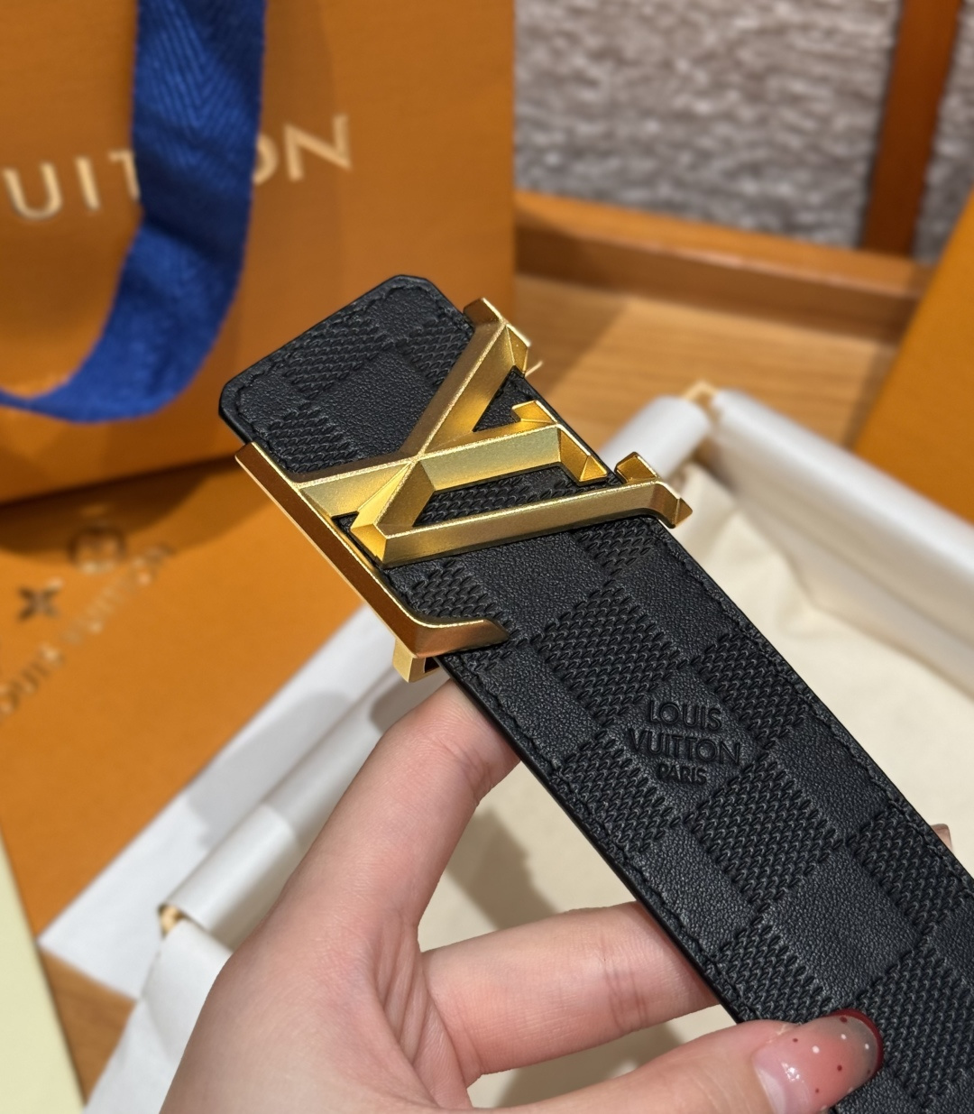 루이비통 피라미드 40mm 리버서블 소가죽 벨트 상세 이미지 7