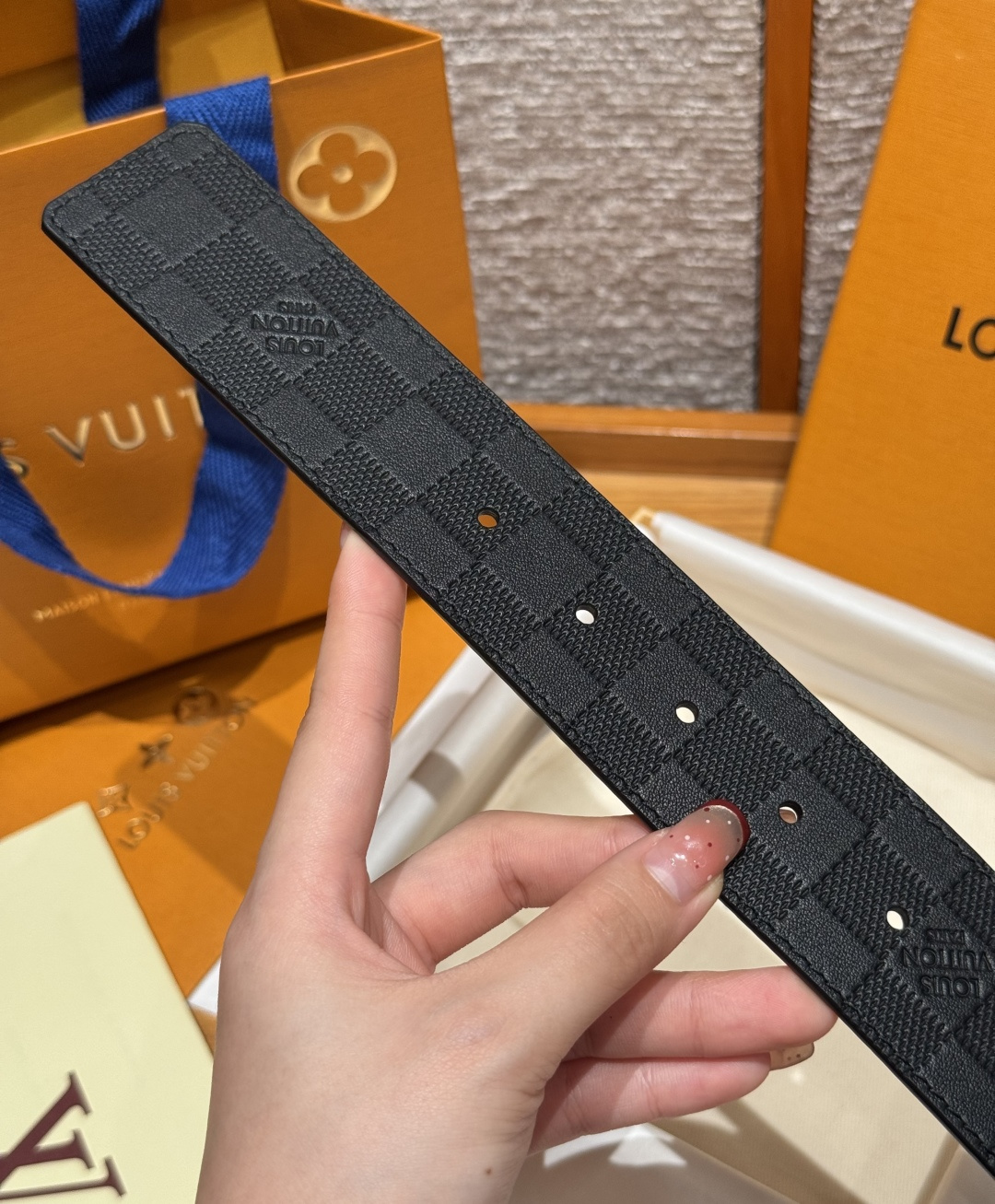 루이비통 피라미드 40mm 리버서블 소가죽 벨트 상세 이미지 8