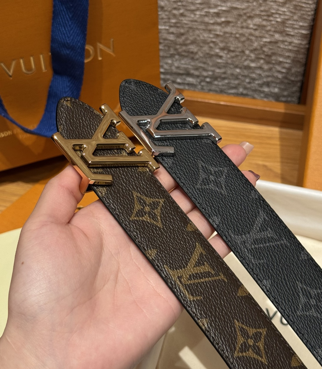 루이비통 모노그램 리버시블 가죽 벨트 상세 이미지 3