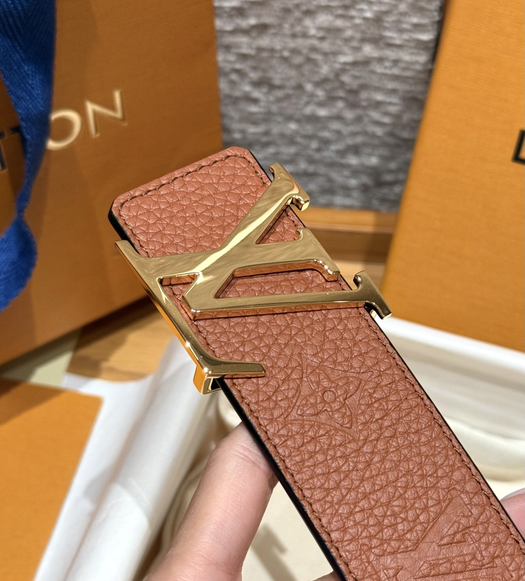 루이비통 트리옹 가죽 리버서블 벨트 40mm 상세 이미지 7