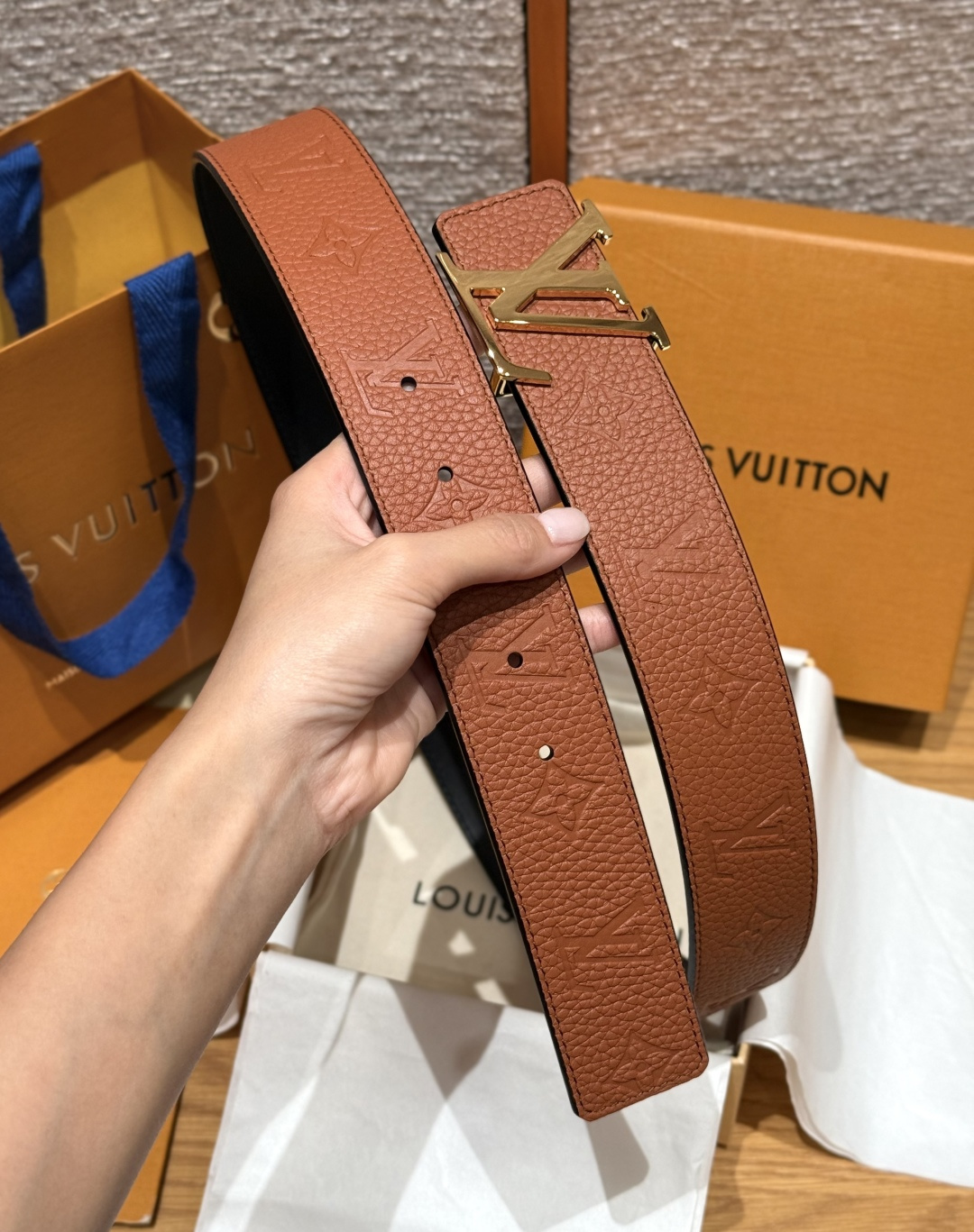 루이비통 트리옹 가죽 리버서블 벨트 40mm 상세 이미지 5