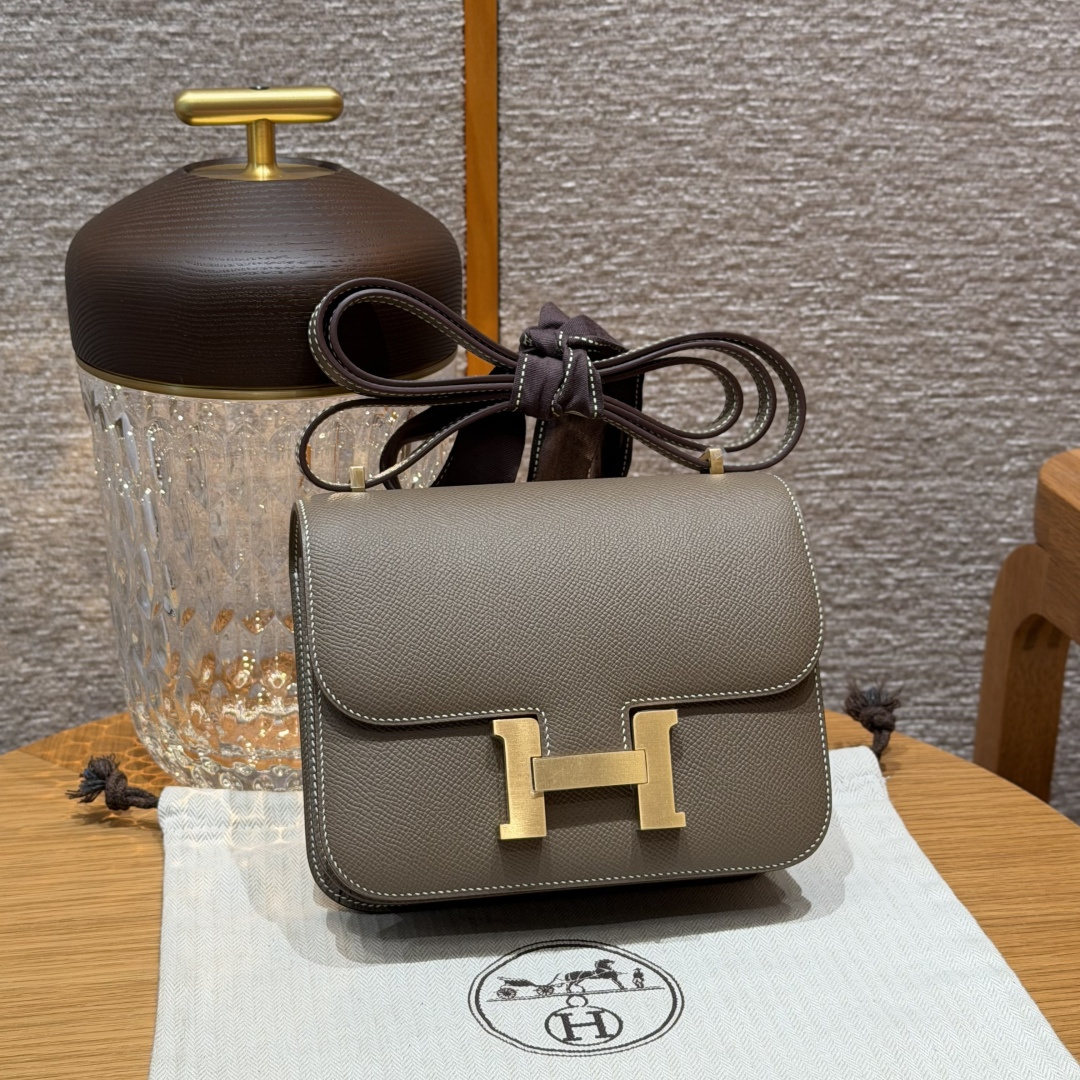 Hermès Constance