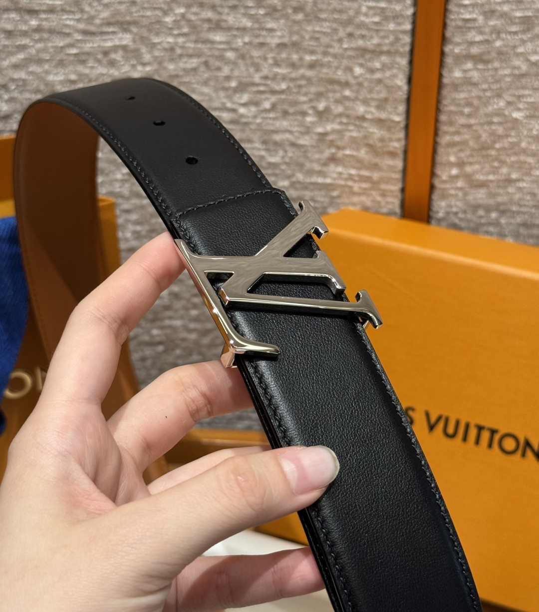 루이비통 TAURILLON 40mm 리버서블 벨트 상세 이미지 5
