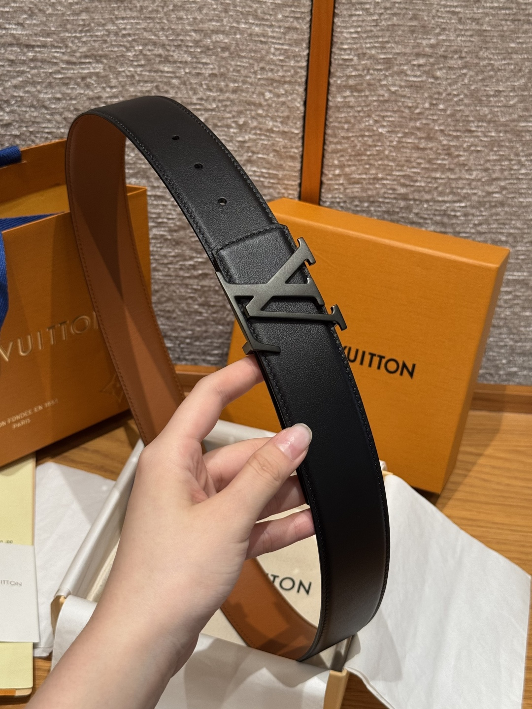 루이비통 JD350 토리옹 가죽 리버시블 벨트 상세 이미지 4