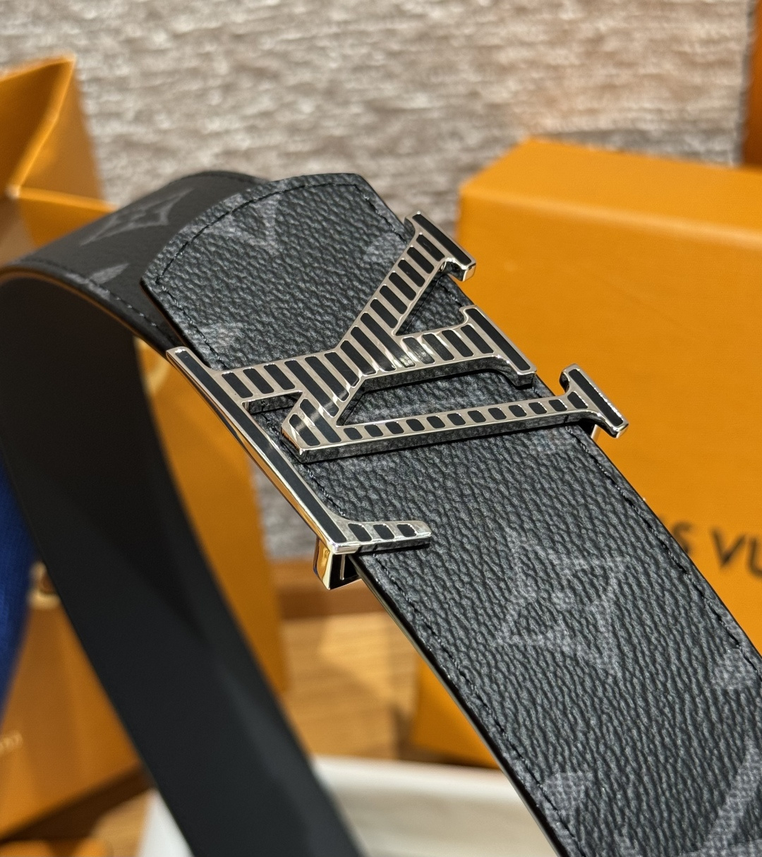 루이비통 디멘션 40mm 리버시블 벨트 상세 이미지 4