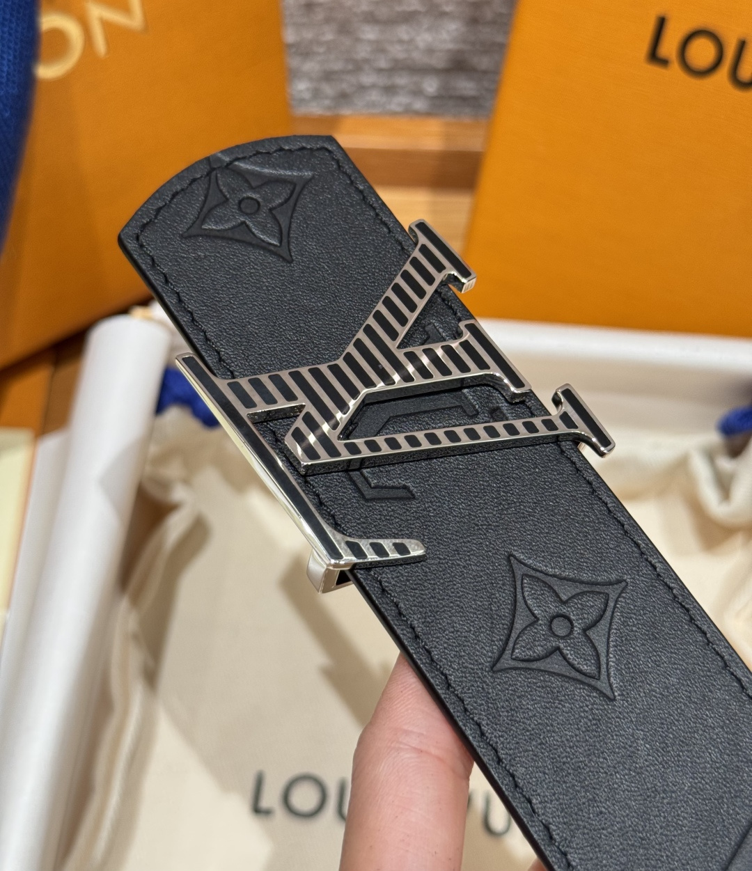 루이비통 디멘션 40mm 리버시블 벨트 상세 이미지 8