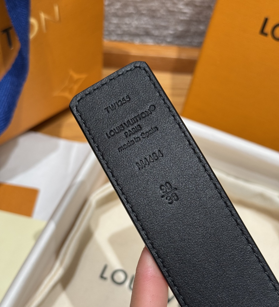 루이비통 JD350 이니셜 리버시블 벨트 상세 이미지 10