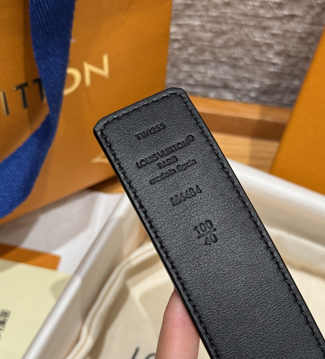 루이비통 JD350 이니셜 리버시블 벨트 상세 이미지 10