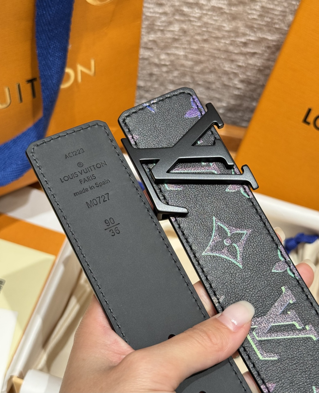 루이비통 모노그램 일리디센트 메탈 버클 벨트 상세 이미지 7