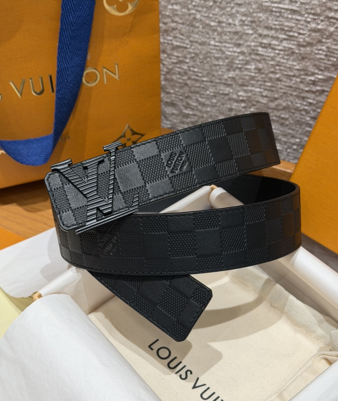 루이비통 이니셜즈 40mm 리버시블 가죽 벨트 상세 이미지 3