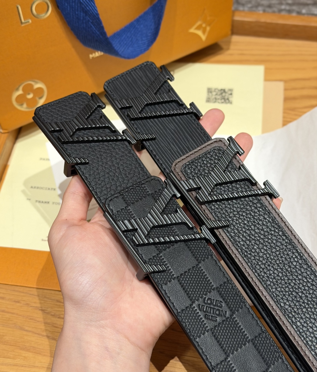 루이비통 40mm 이니셜 로고 리버시블 벨트 상세 이미지 2