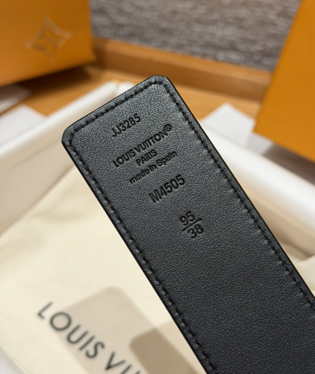루이비통 JD350-섀도우 40mm 리버시블 벨트 상세 이미지 9