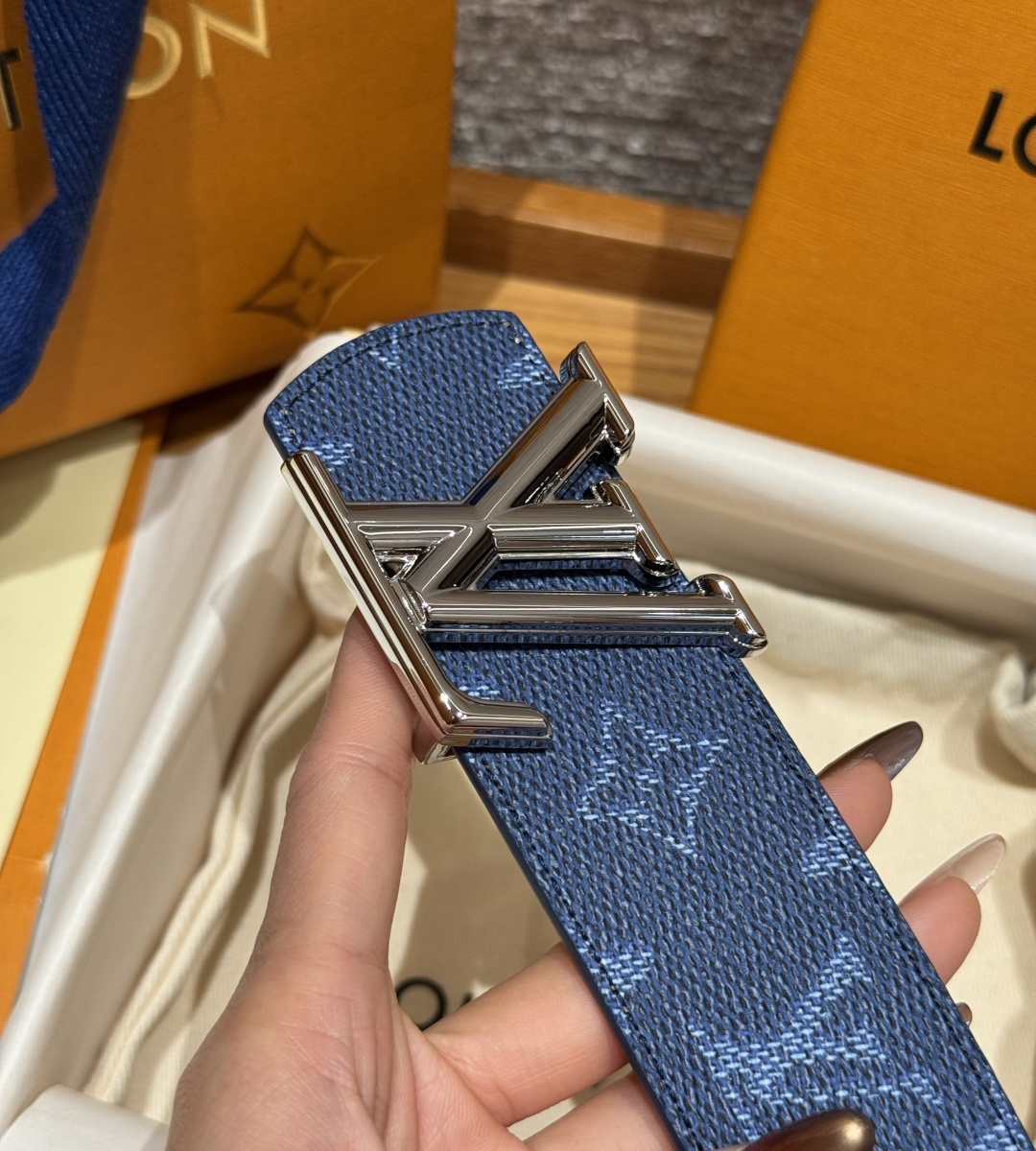 루이비통 디멘션 모노그램 헤리티지 40mm 리버시블 벨트 상세 이미지 7