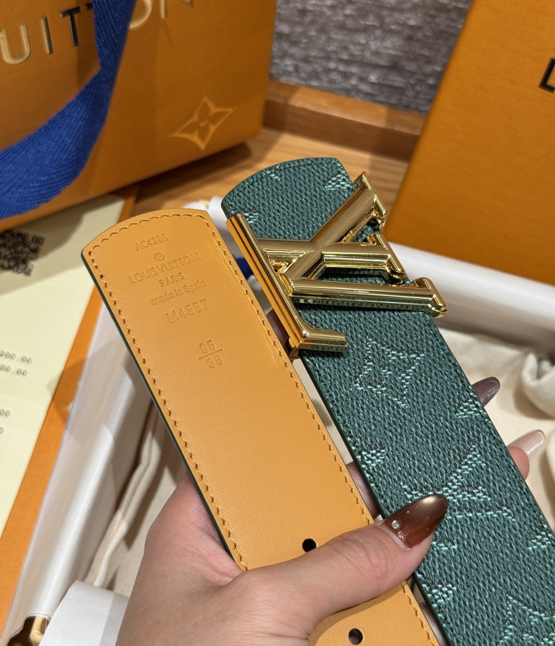 루이비통 디멘션 모노그램 헤리티지 40mm 리버시블 벨트 상세 이미지 6