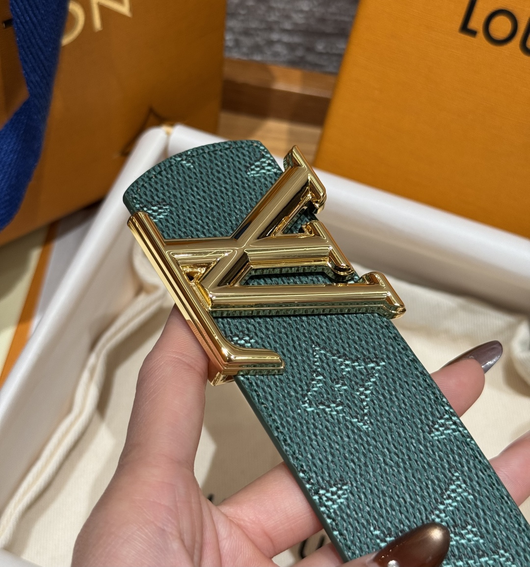루이비통 디멘션 모노그램 헤리티지 40mm 리버시블 벨트 상세 이미지 7