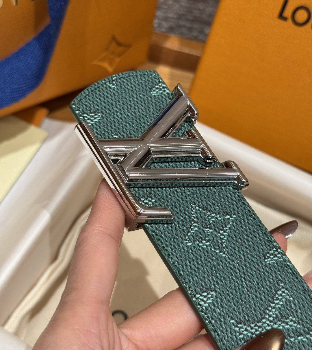 루이비통 디멘션 모노그램 헤리티지 40mm 리버서블 벨트 상세 이미지 7