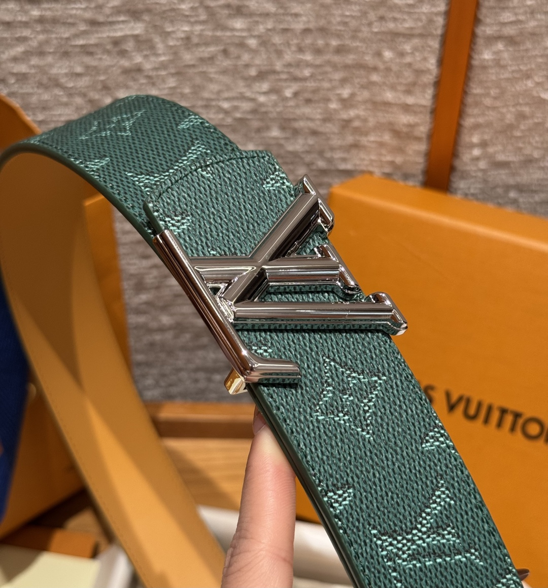 루이비통 디멘션 모노그램 헤리티지 40mm 리버서블 벨트 상세 이미지 4