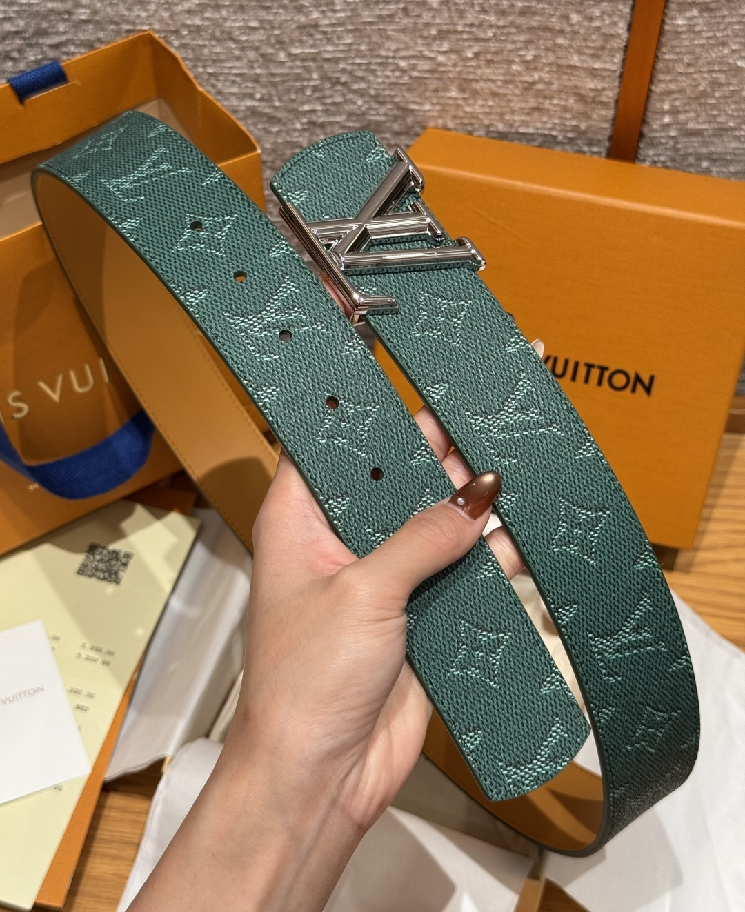 루이비통 디멘션 모노그램 헤리티지 40mm 리버서블 벨트 상세 이미지 5