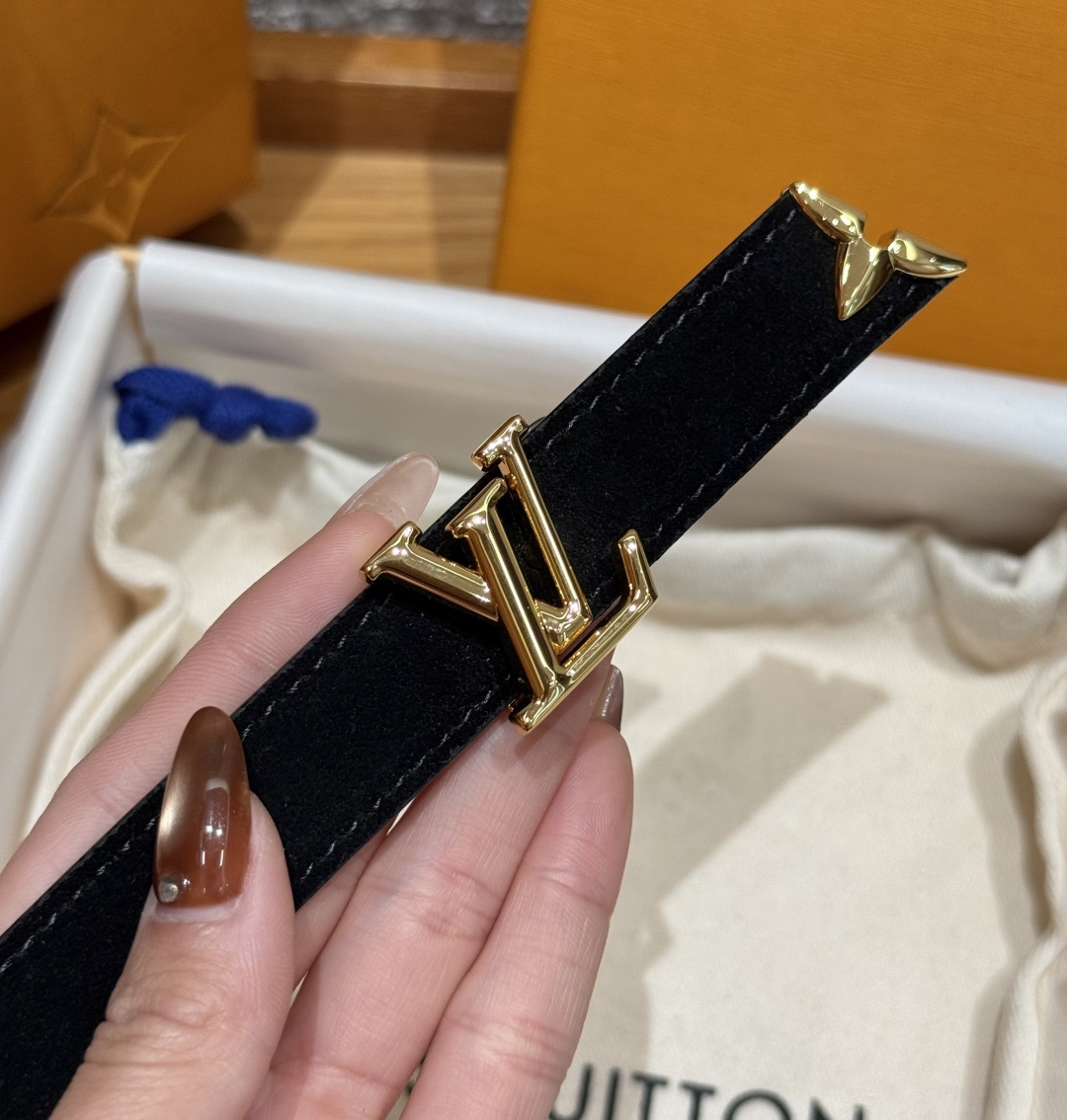 루이비통 리버서블 20mm 스웨이드 가죽 벨트 상세 이미지 6