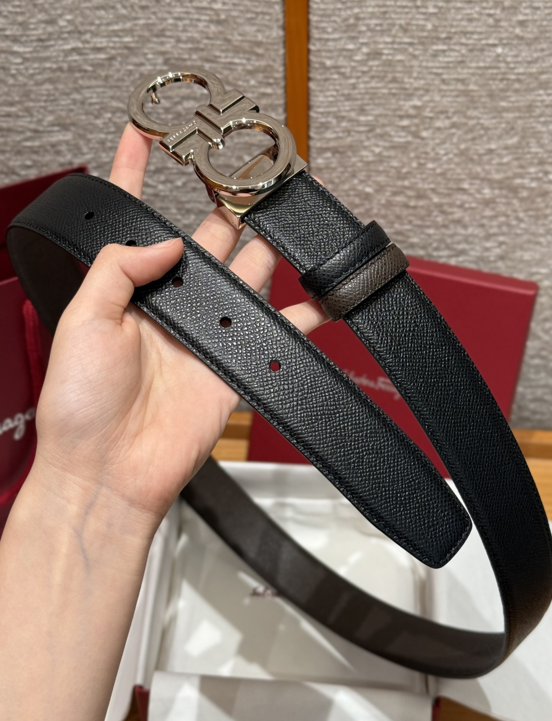 페레가모 간치니 버클 양면 가죽 벨트 3.5 CM 상세 이미지 4