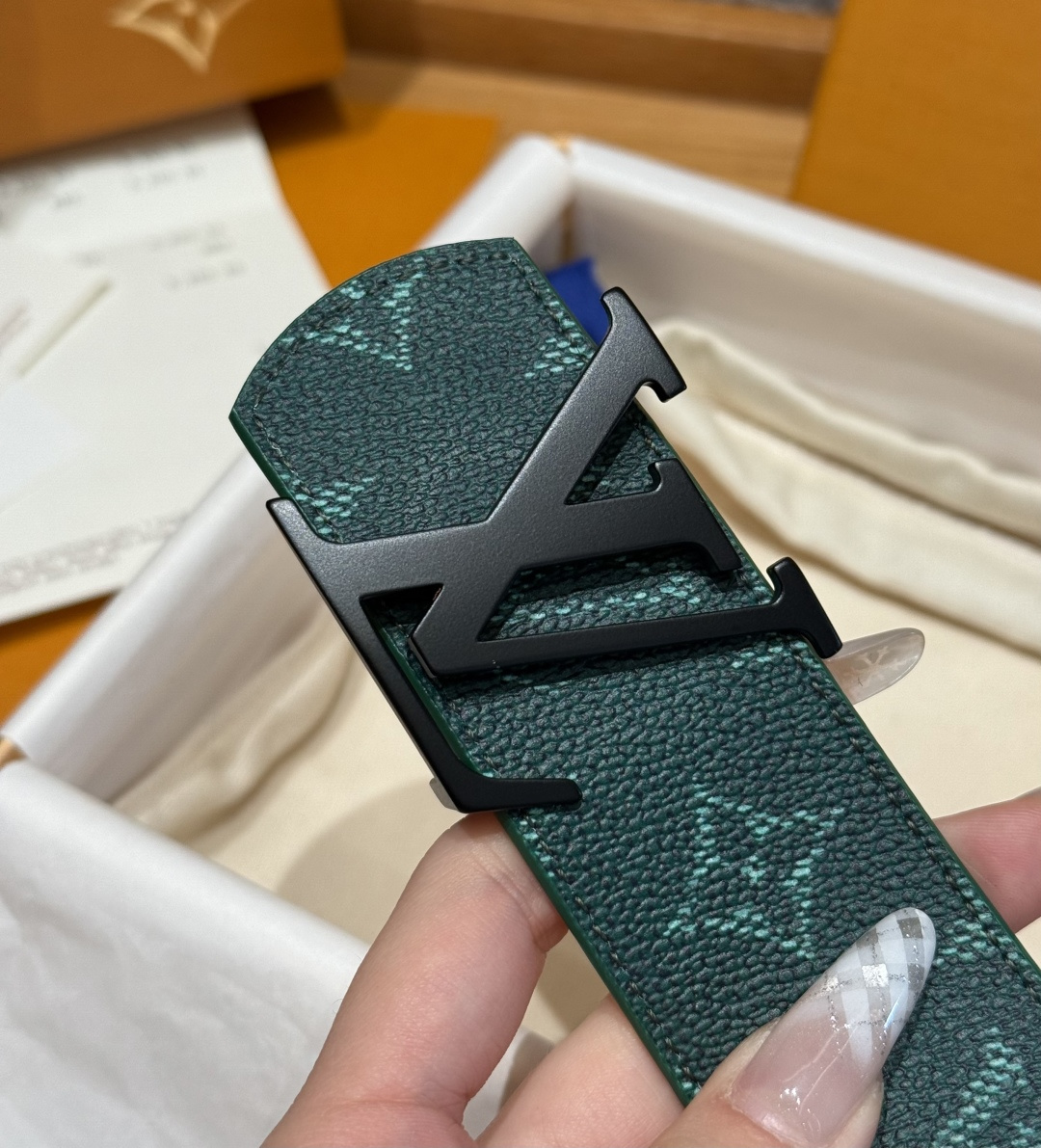 루이비통 디멘션 모노그램 헤리티지 40mm 리버시블 벨트 상세 이미지 7