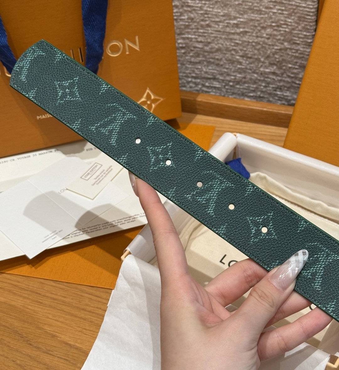루이비통 디멘션 모노그램 헤리티지 40mm 리버시블 벨트 상세 이미지 8