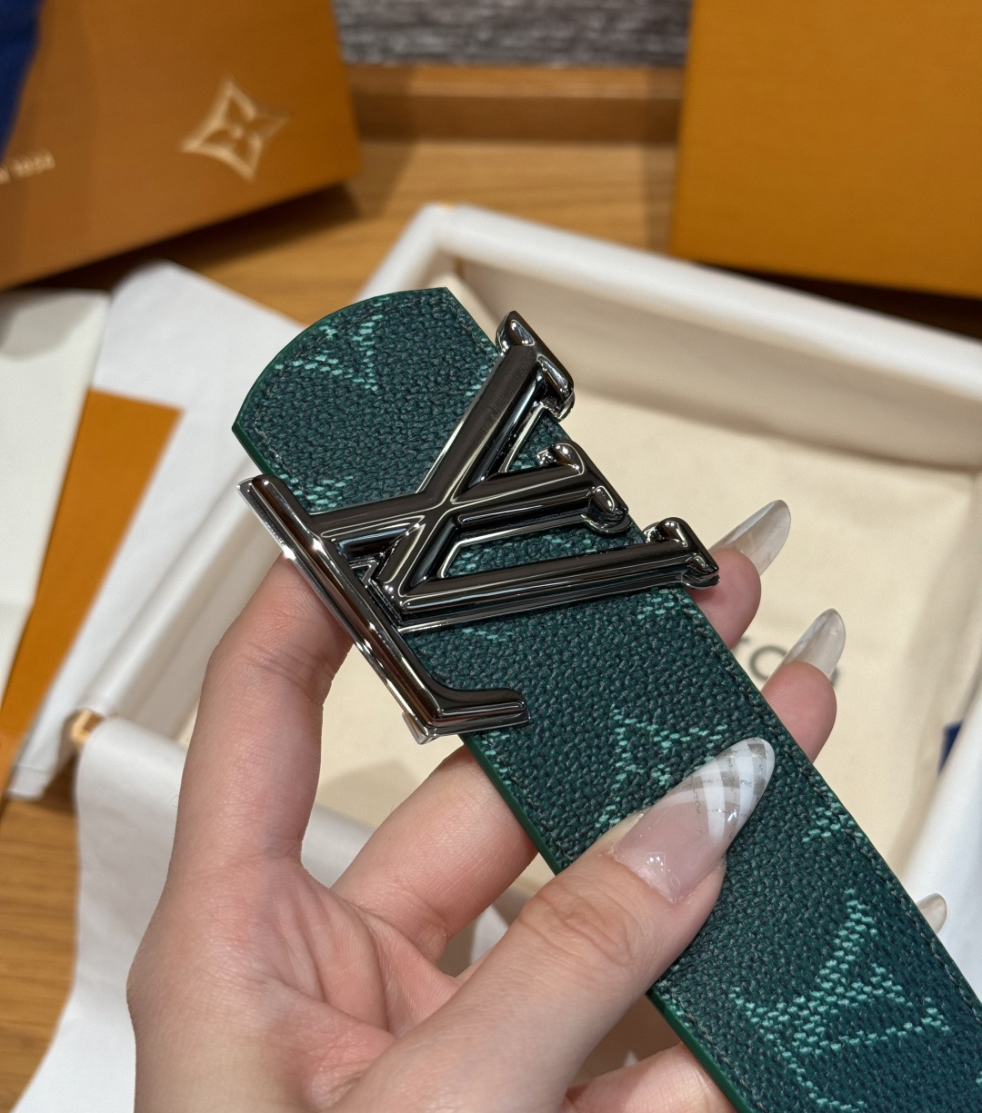 루이비통 디멘션 모노그램 헤리티지 40mm 리버시블 벨트 상세 이미지 7