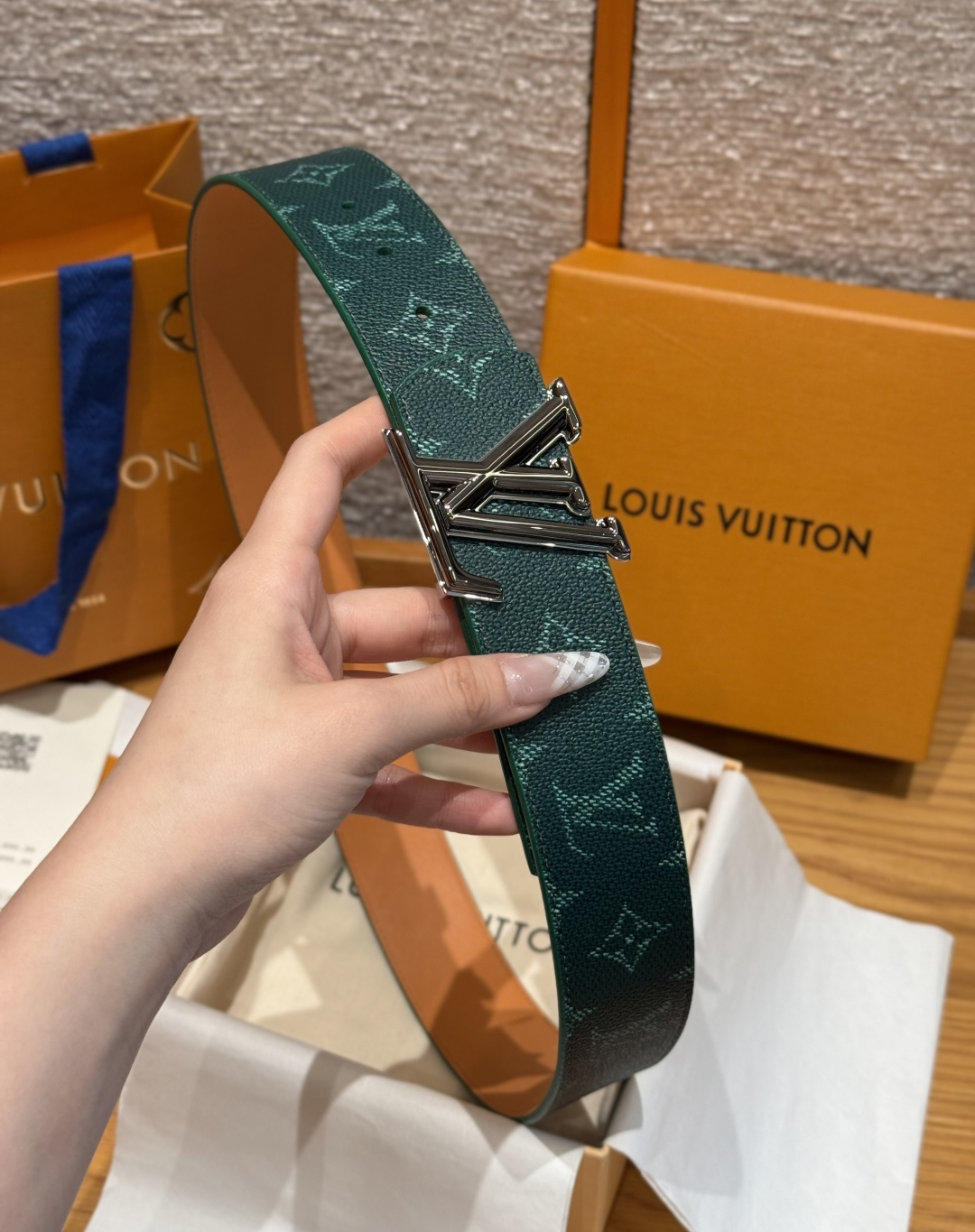 루이비통 디멘션 모노그램 헤리티지 40mm 리버시블 벨트 상세 이미지 4