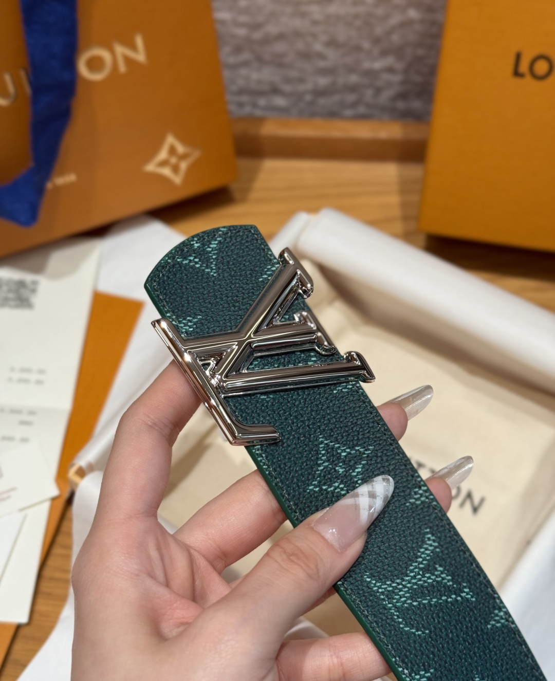 루이비통 디멘션 모노그램 리버시블 40mm 벨트 상세 이미지 6