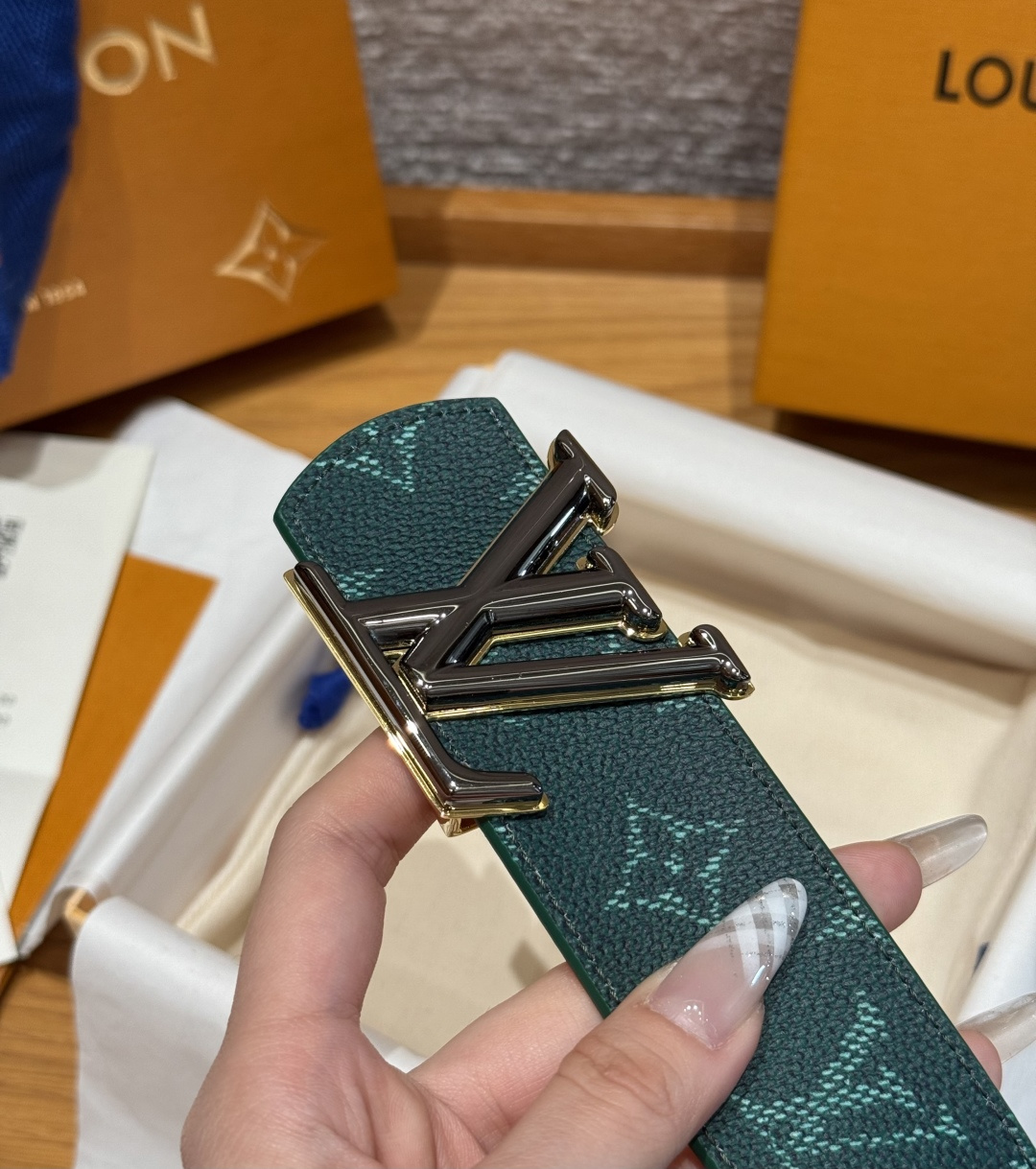 루이비통 디멘션 모노그램 헤리티지 40mm 리버시블 벨트 상세 이미지 7