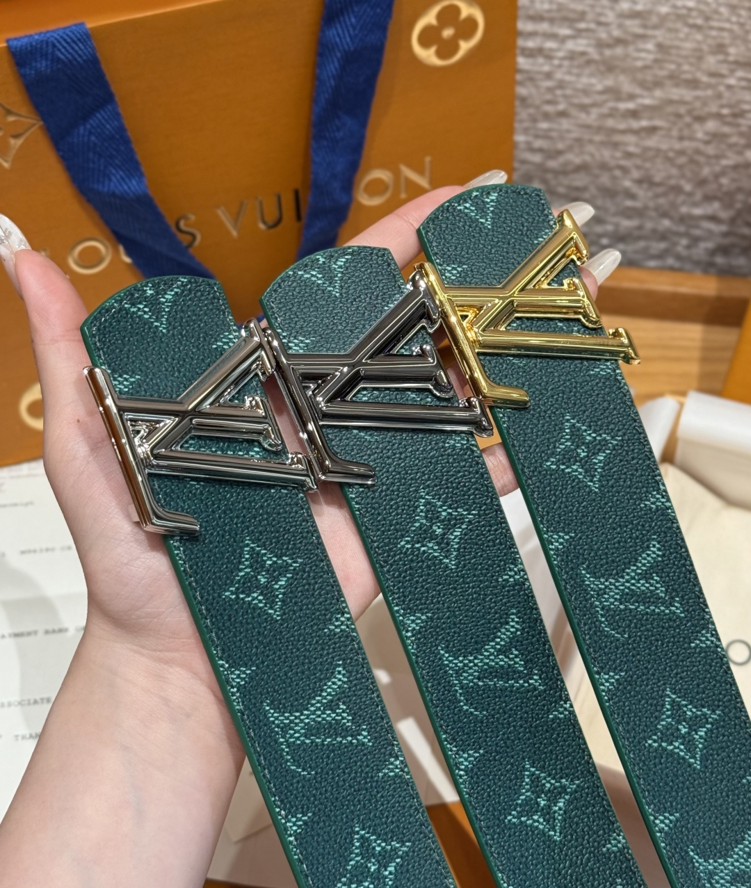 루이비통 디멘션 모노그램 헤리티지 40mm 리버시블 벨트 상세 이미지 3