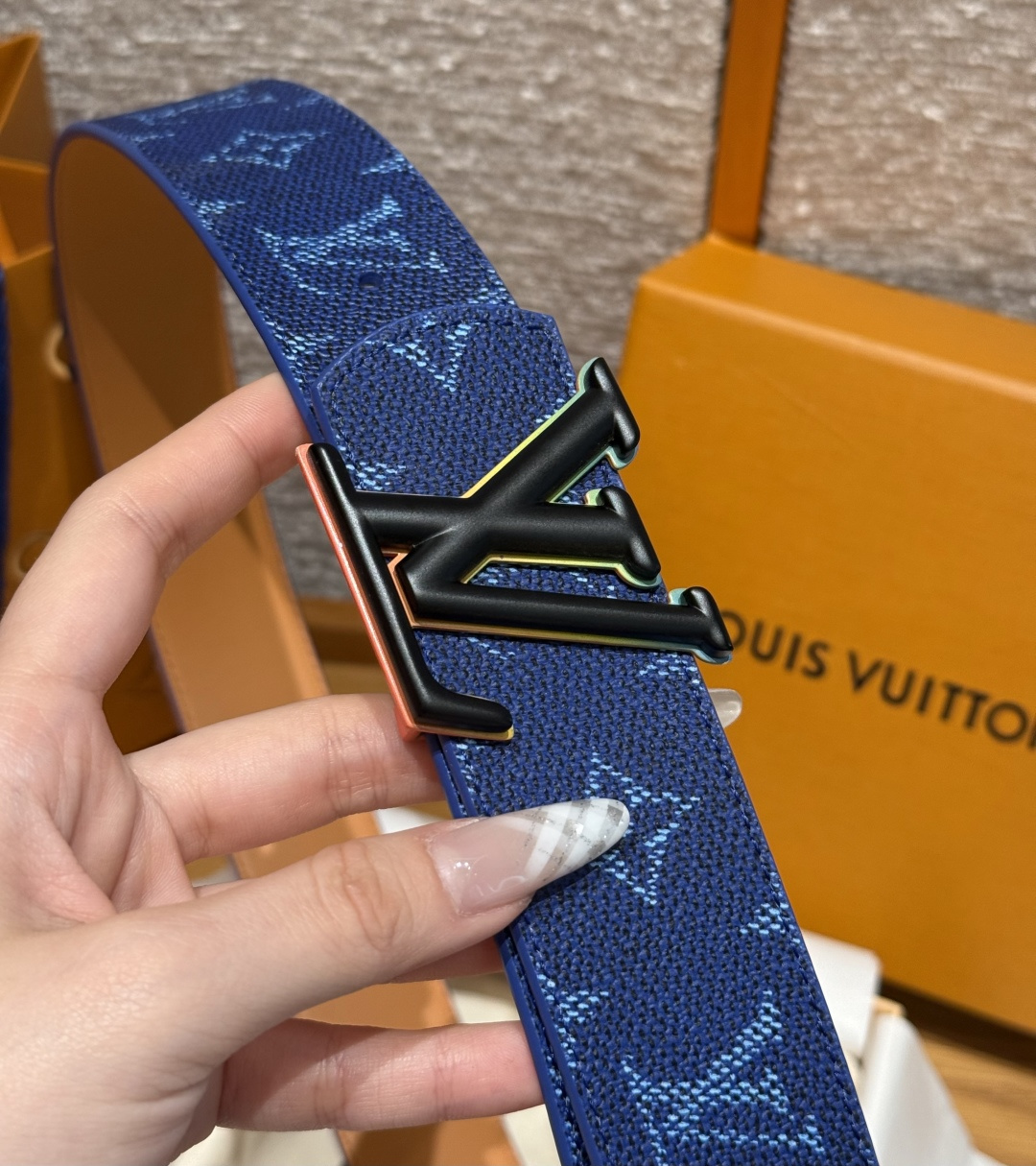 루이비통 디멘션 모노그램 헤리티지 40mm 리버시블 벨트 상세 이미지 5