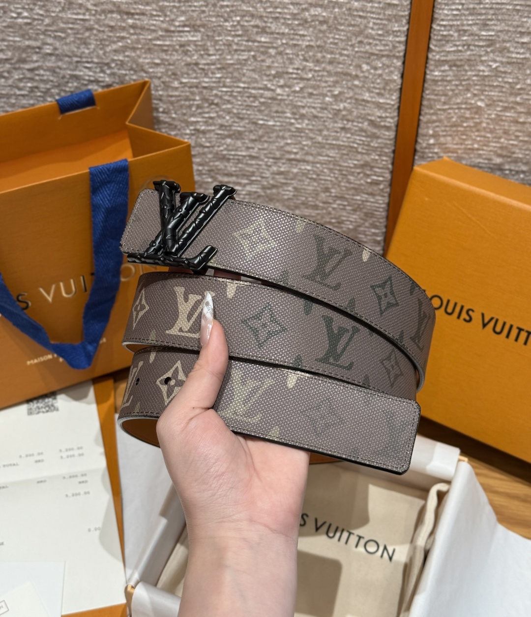 루이비통 디멘션 모노그램 헤리티지 40mm 리버서블 벨트 상세 이미지 3