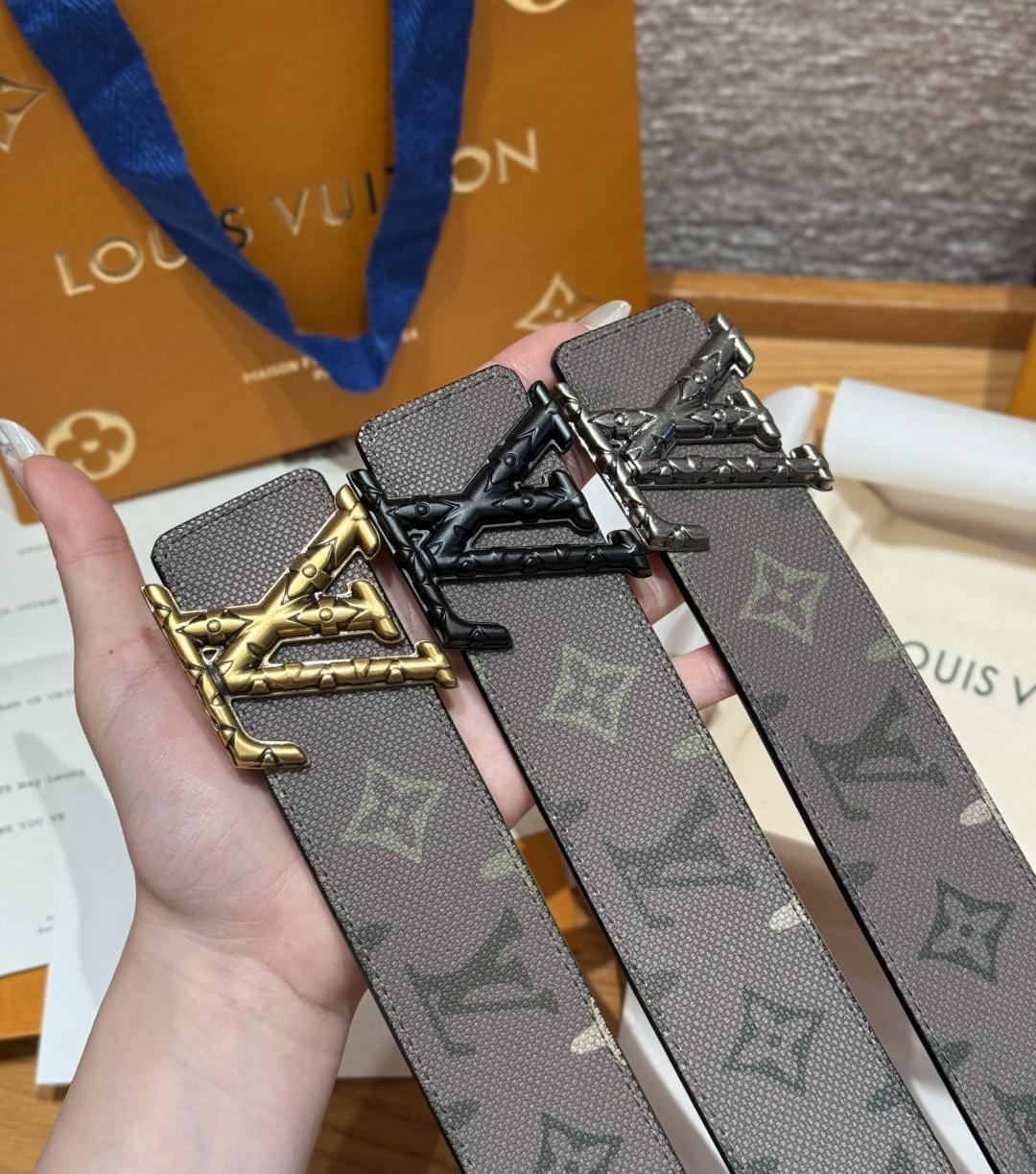 루이비통 디멘션 모노그램 헤리티지 40mm 리버시블 벨트 상세 이미지 2