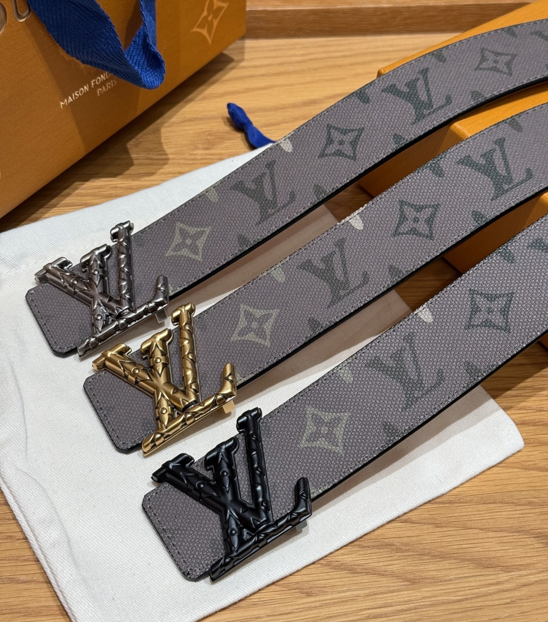 루이비통 디멘션 모노그램 헤리티지 40mm 리버시블 벨트 상세 이미지 5