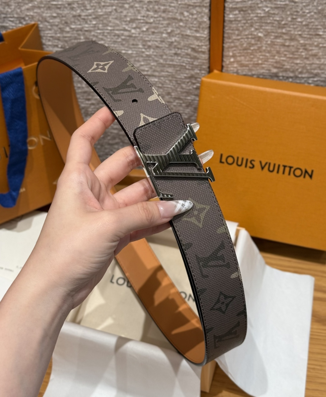 루이비통 디멘션 모노그램 헤리티지 40mm 리버시블 벨트 상세 이미지 4
