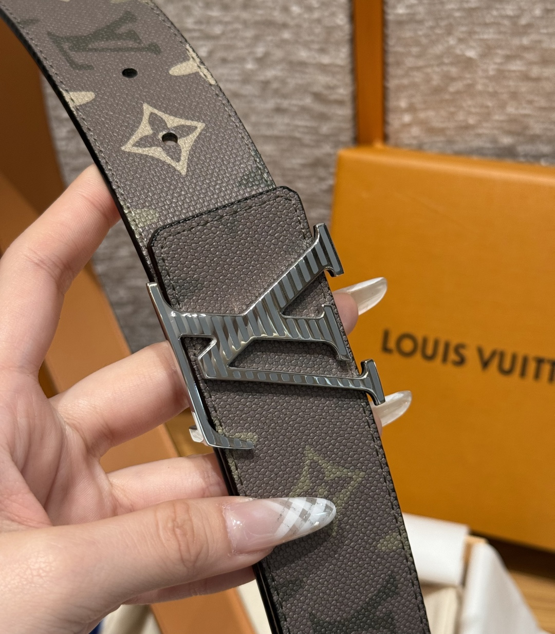 루이비통 디멘션 모노그램 헤리티지 40mm 리버시블 벨트 상세 이미지 5