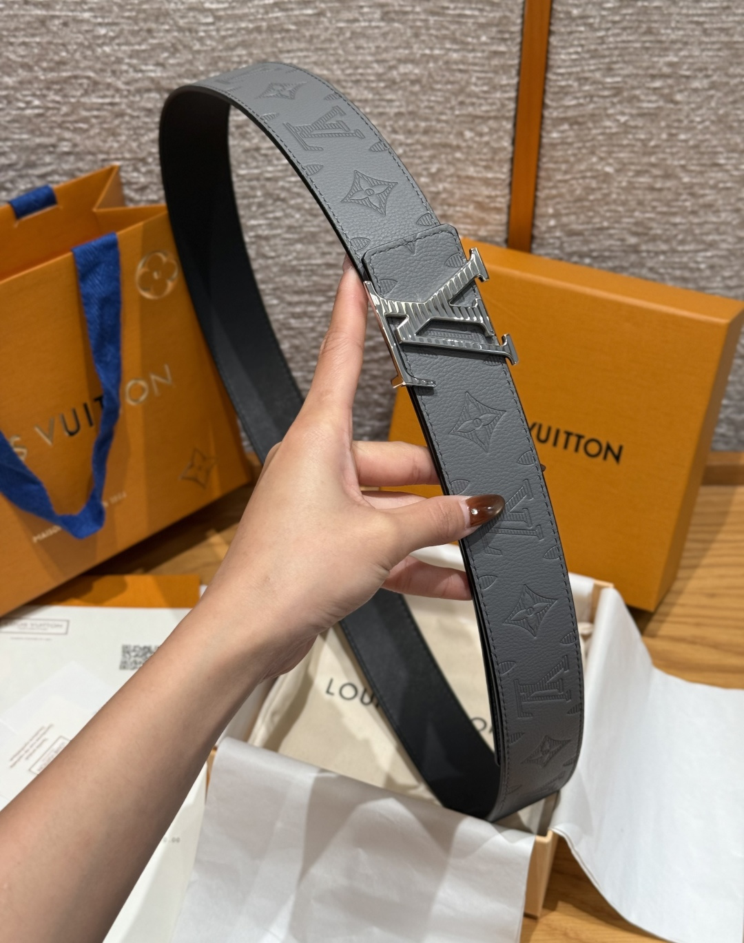 루이비통 섀도우 40mm 리버시블 벨트 상세 이미지 4