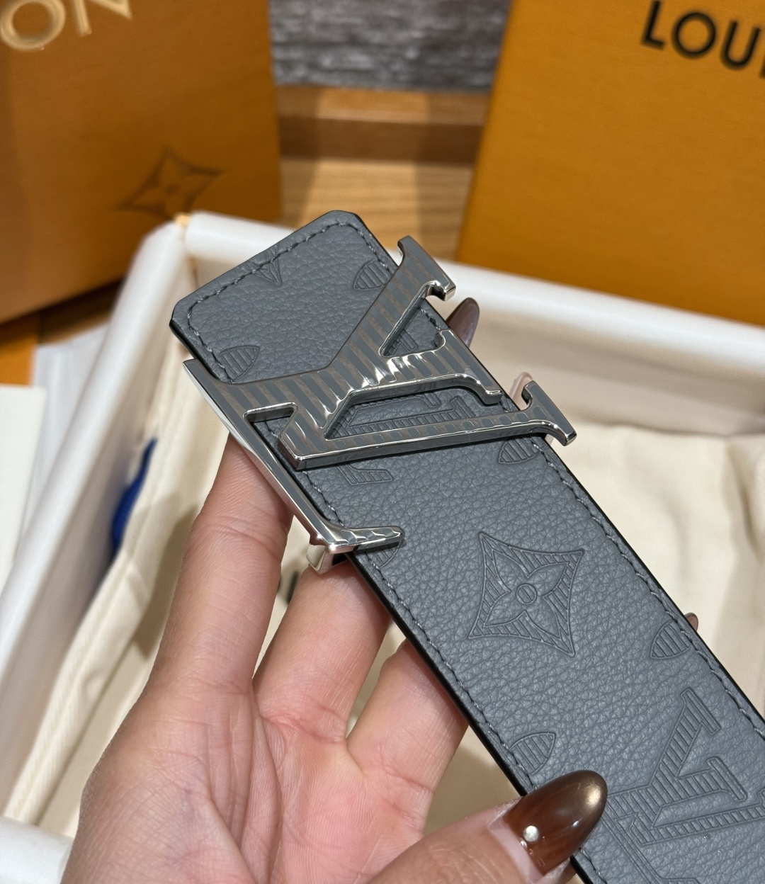 루이비통 섀도우 40mm 리버시블 벨트 상세 이미지 7