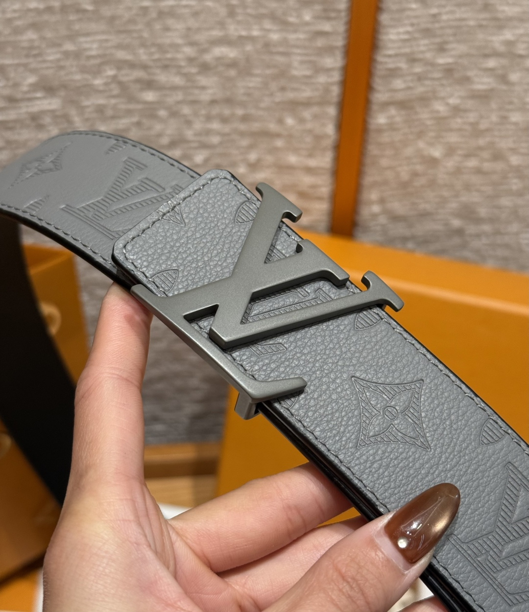 루이비통 이니셜 펄즈 리버시블 40mm 벨트 상세 이미지 4
