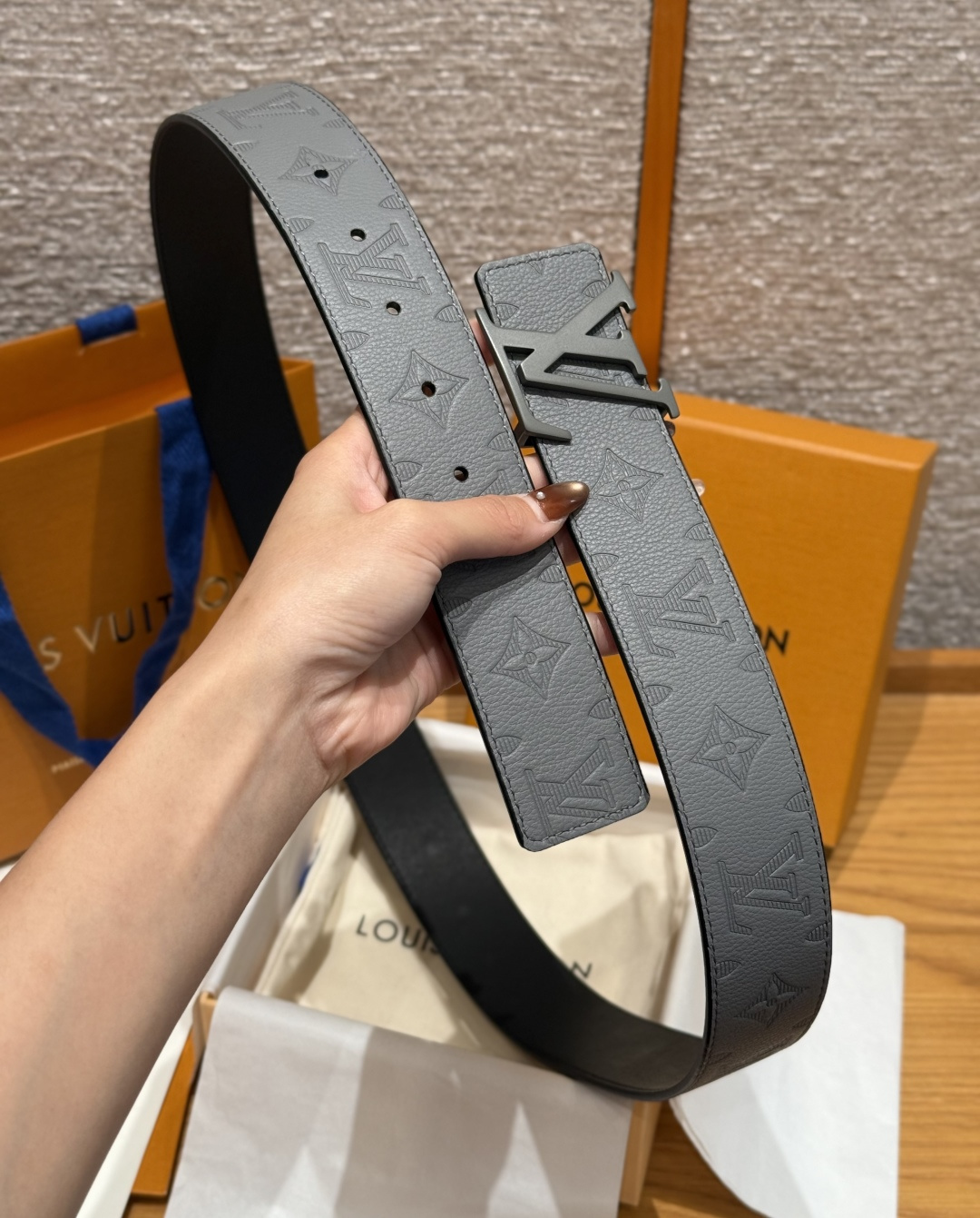 루이비통 이니셜 펄즈 리버시블 40mm 벨트 상세 이미지 5