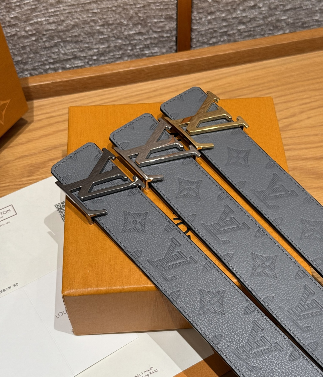 루이비통 이니셜 진주 40mm 양면 가죽 벨트 상세 이미지 6
