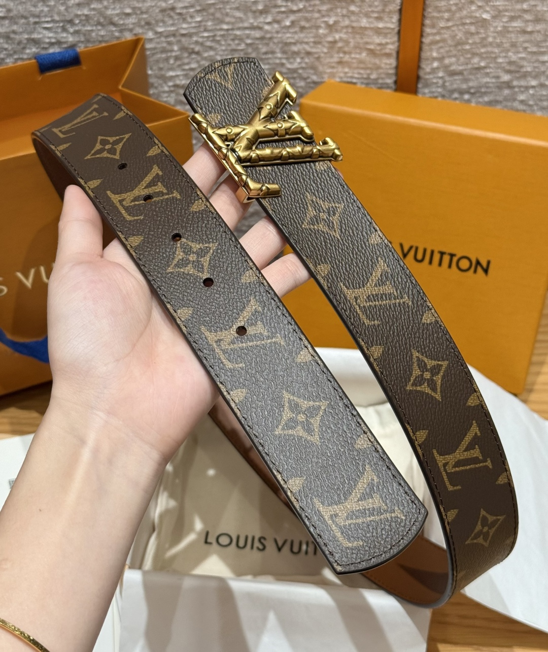 루이비통 DIMENSION 40mm 리버시블 벨트 상세 이미지 5